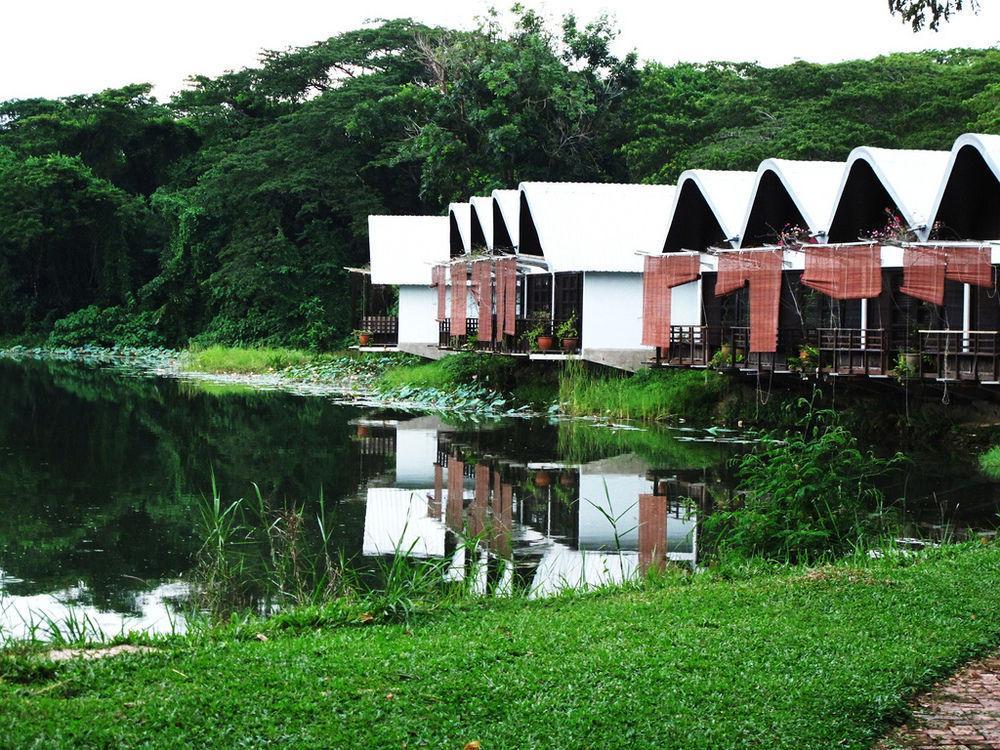 Clearwater Sanctuary Golf Resort Batu Gajah Esterno foto