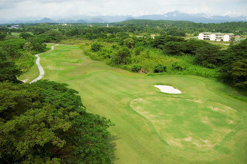 Clearwater Sanctuary Golf Resort Batu Gajah Esterno foto